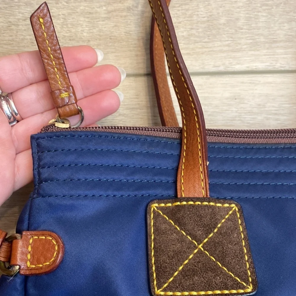 Dooney & Bourke Nylon Zipper‎ Tote